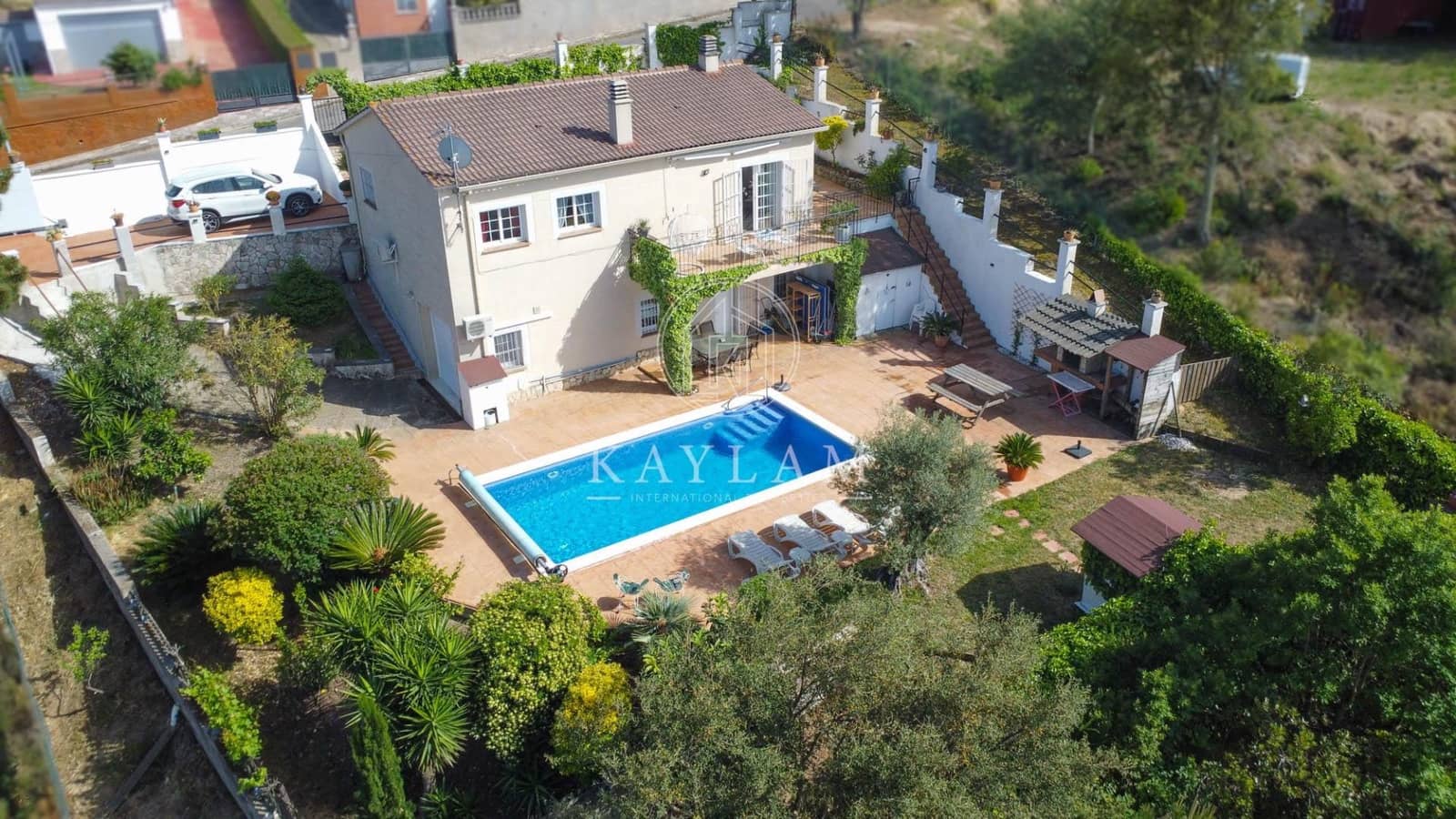 5 makuuhuone Huvila myytävänä paikassa Lloret de Mar mukana uima-altaan - 349 000 € (Ref: 9813836)