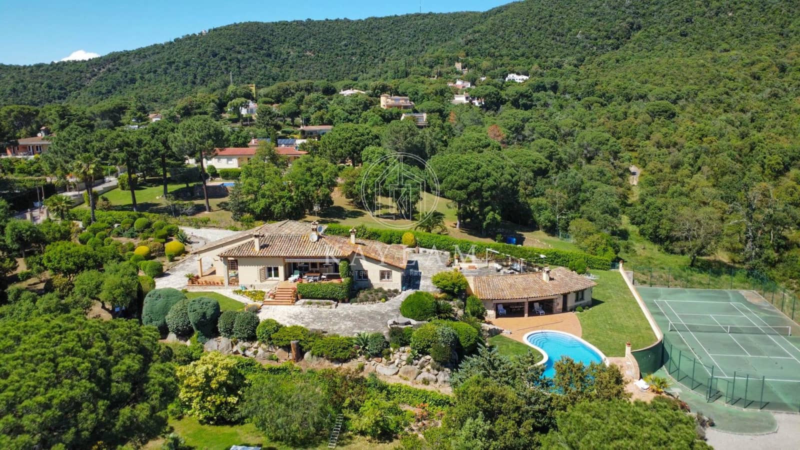 4 bedroom Villa for sale in Santa Cristina d'Aro with pool garage - € 1,100,000 (Ref: 9831536)