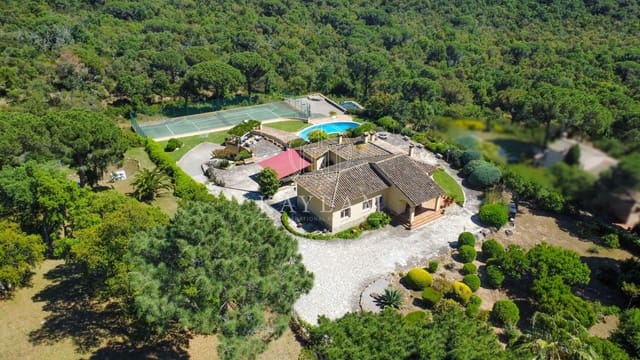4 quarto Moradia para venda em Santa Cristina d'Aro com piscina garagem - 1 100 000 € (Ref: 9831536)