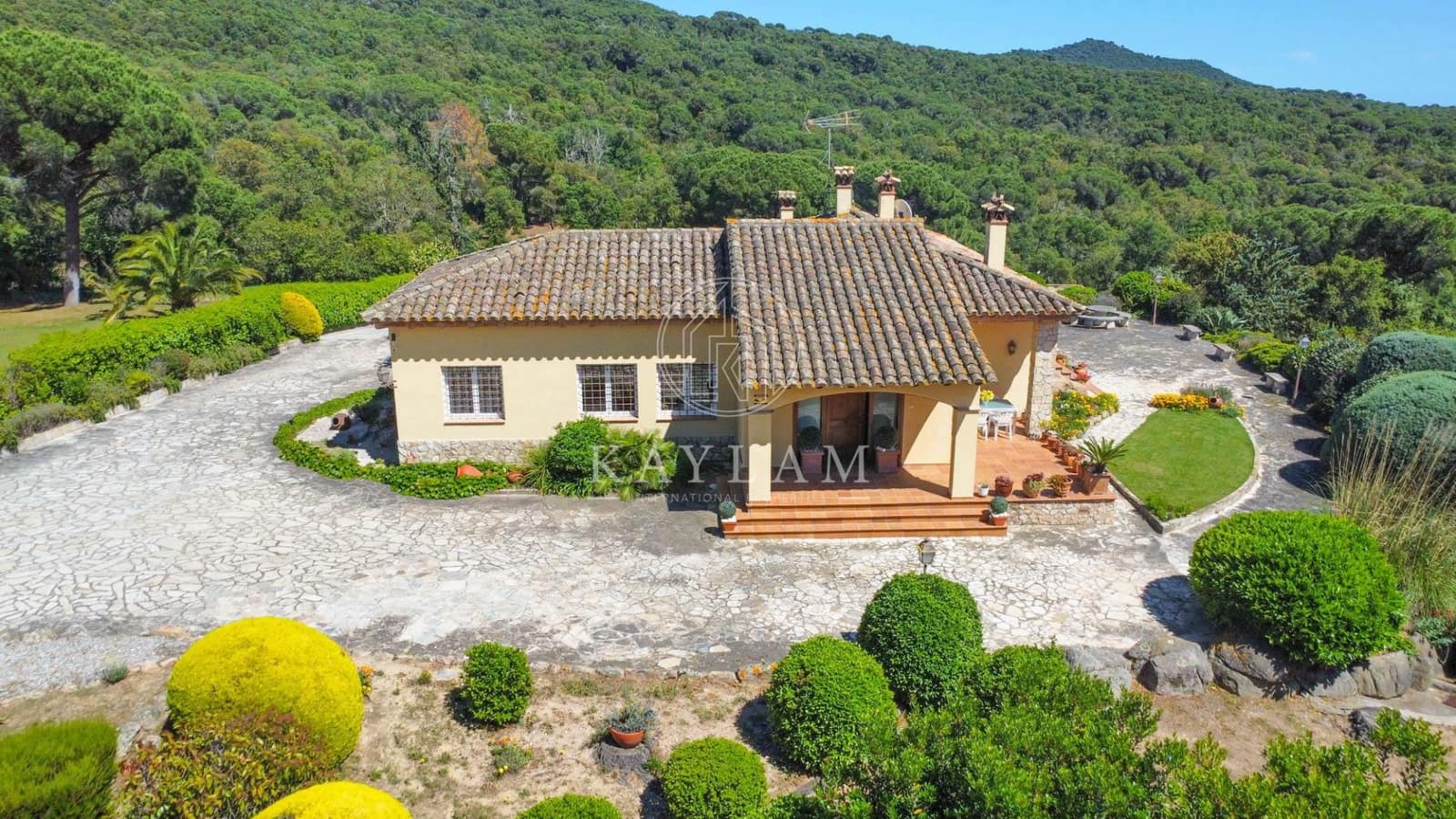 4 bedroom Villa for sale in Santa Cristina d'Aro with pool garage - € 1,100,000 (Ref: 9831536)