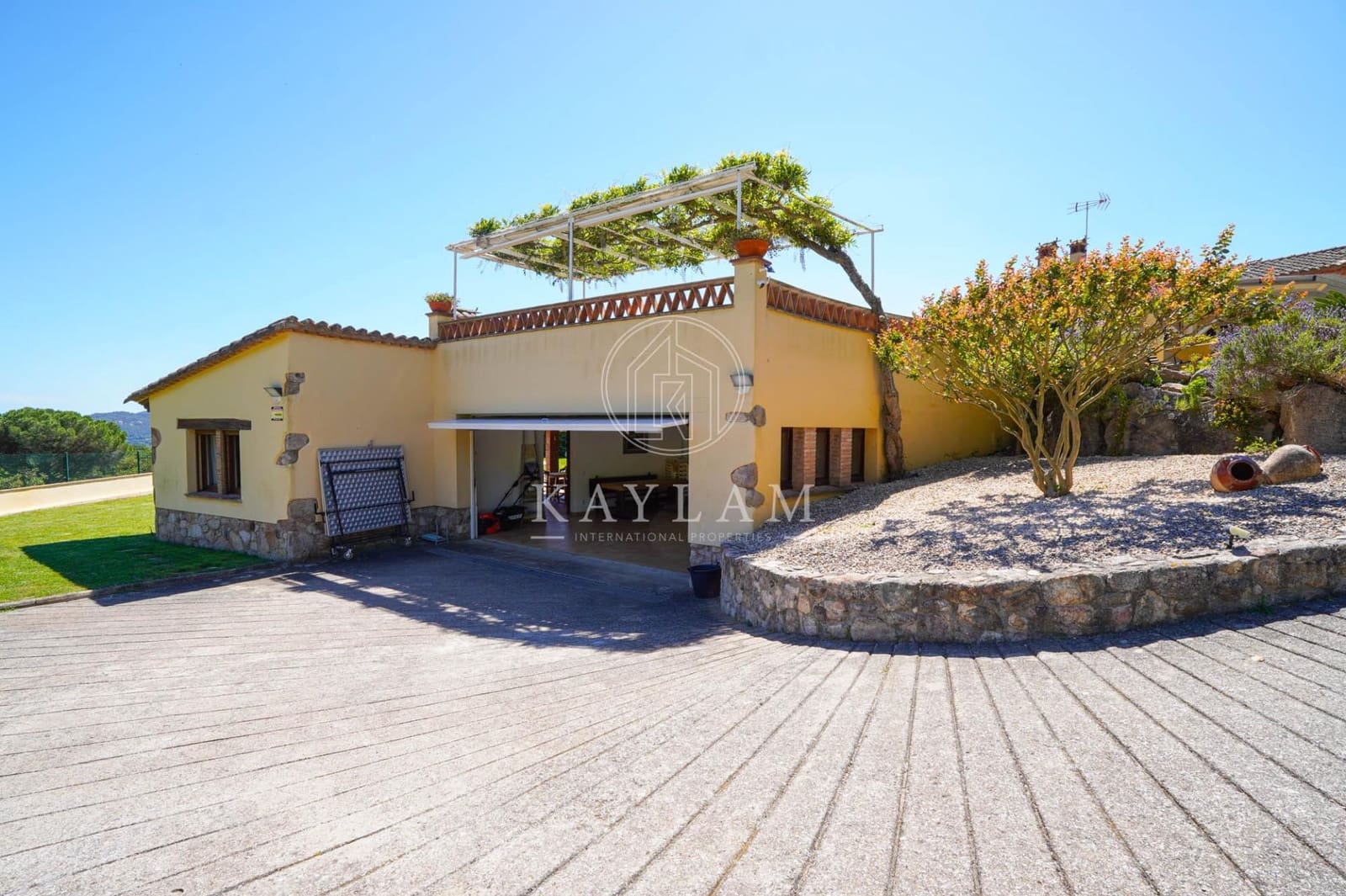 4 bedroom Villa for sale in Santa Cristina d'Aro with pool garage - € 1,100,000 (Ref: 9831536)