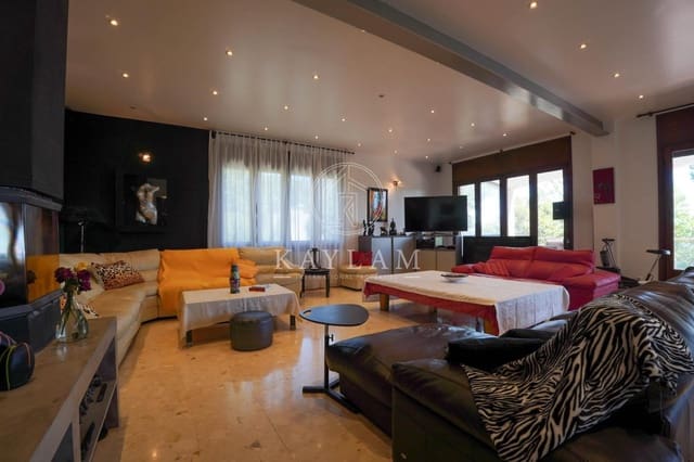 5 Zimmer Villa zu verkaufen in Platja d'Aro, Castell-Platja d'Aro mit Pool Garage - 899.000 € (Ref: 9831537)