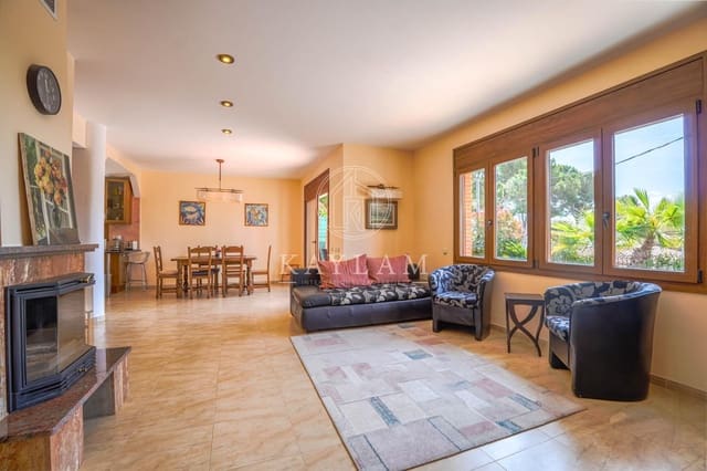 4 chambre Villa/Maison à vendre à Platja d'Aro, Castell-Platja d'Aro avec piscine garage - 1 120 000 € (Ref: 9855467)