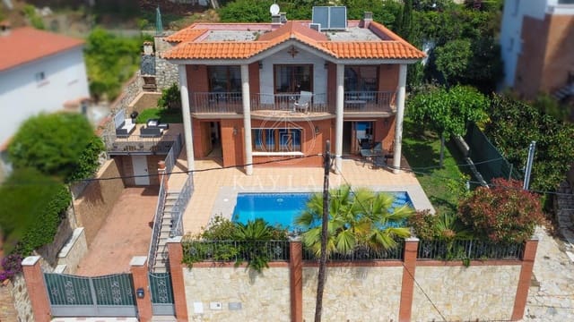 4 chambre Villa/Maison à vendre à Platja d'Aro, Castell-Platja d'Aro avec piscine garage - 1 120 000 € (Ref: 9855467)