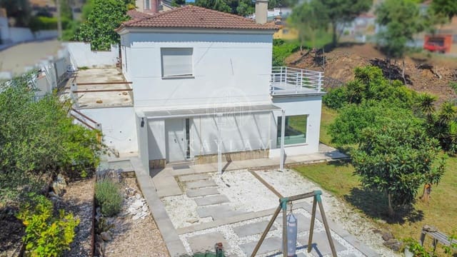 3 slaapkamer Villa te koop in Aiguaviva Parc, Vidreres met garage - € 315.000 (Ref: 9857643)