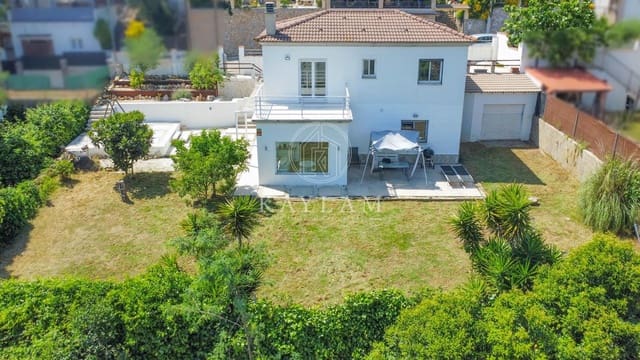 3 slaapkamer Villa te koop in Aiguaviva Parc, Vidreres met garage - € 315.000 (Ref: 9857643)