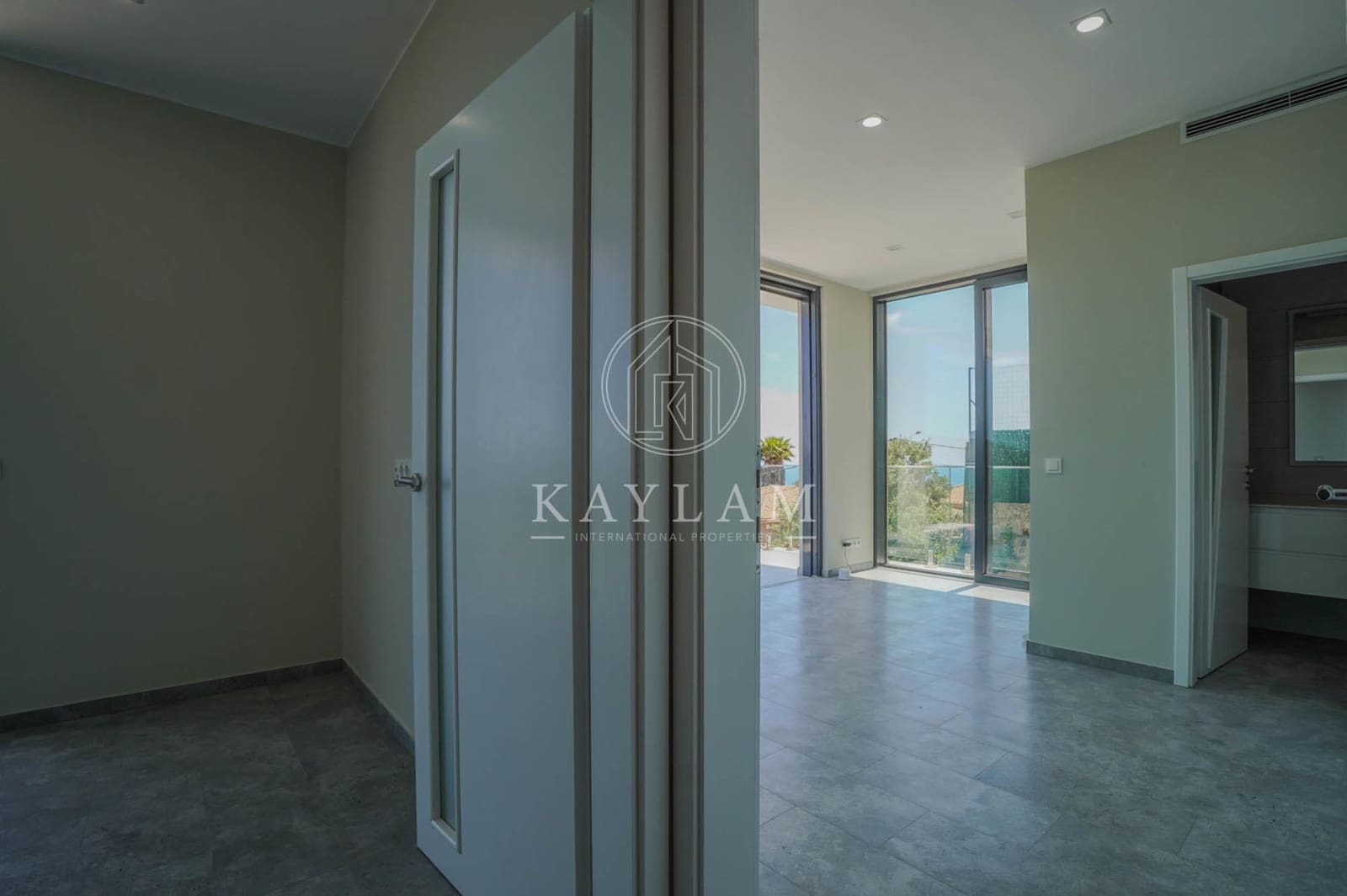 4 soveværelse Villa til salg i Lloret de Mar med swimmingpool garage - € 777.000 (Ref: 9860106)