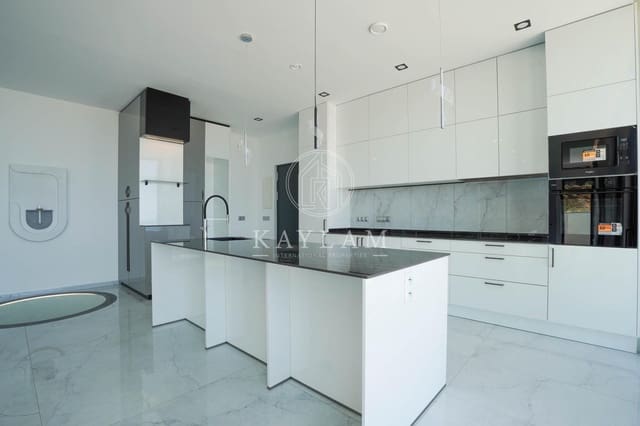 4 soveværelse Villa til salg i Serra Brava, Lloret de Mar med swimmingpool garage - € 777.000 (Ref: 9860106)