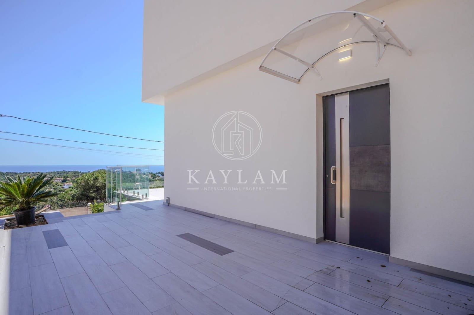 4 soveværelse Villa til salg i Lloret de Mar med swimmingpool garage - € 777.000 (Ref: 9860106)