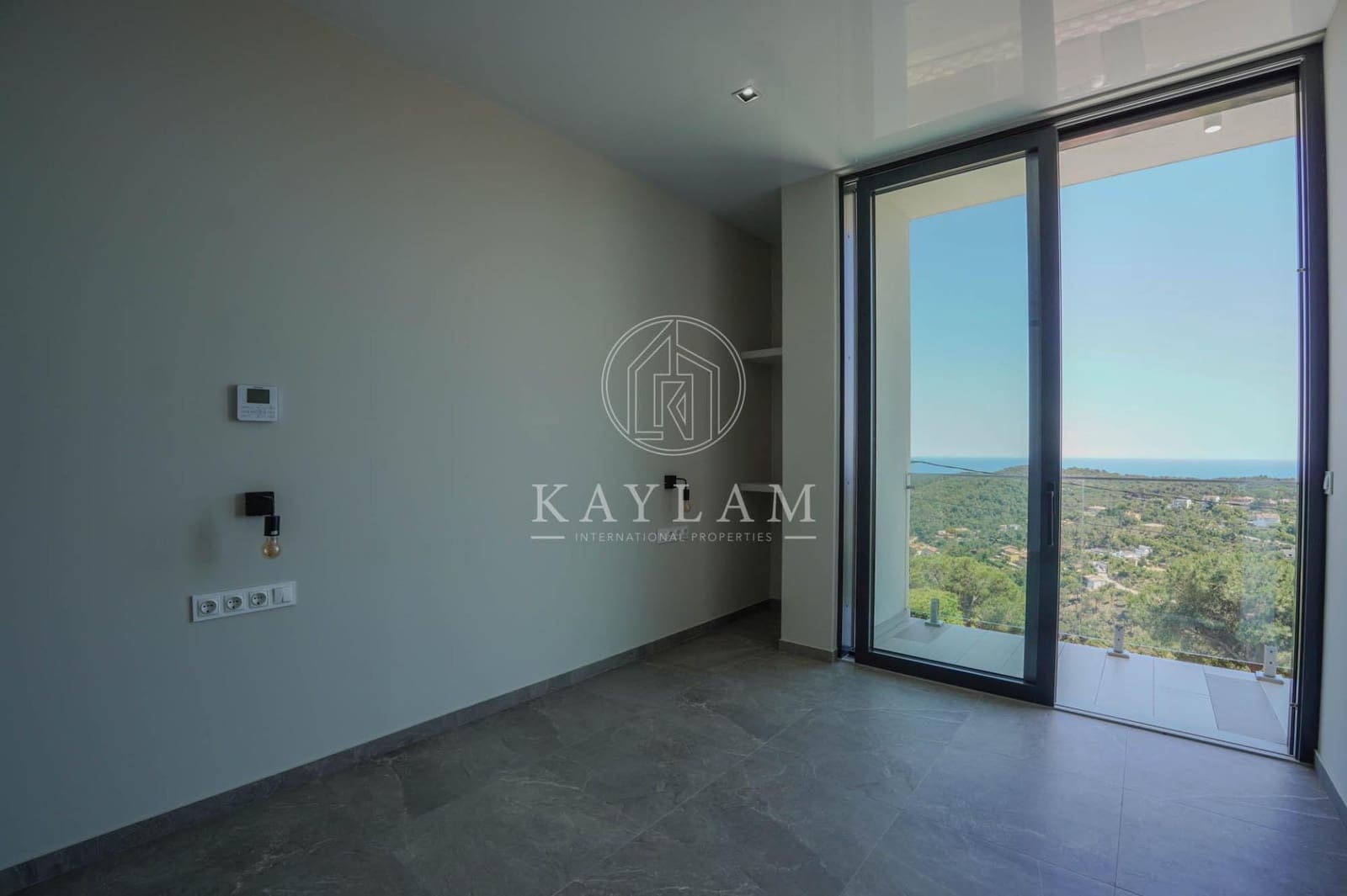 4 soveværelse Villa til salg i Lloret de Mar med swimmingpool garage - € 777.000 (Ref: 9860106)