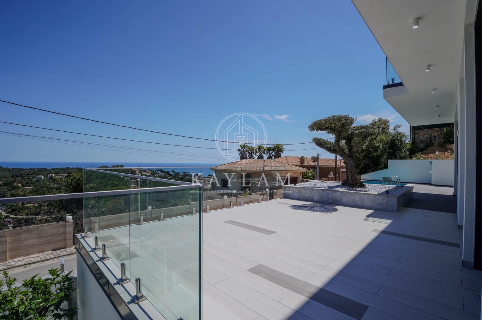 4 soveværelse Villa til salg i Lloret de Mar med swimmingpool garage - € 777.000 (Ref: 9860106)