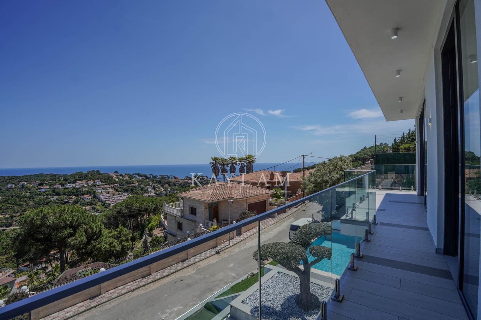 4 soveværelse Villa til salg i Lloret de Mar med swimmingpool garage - € 777.000 (Ref: 9860106)