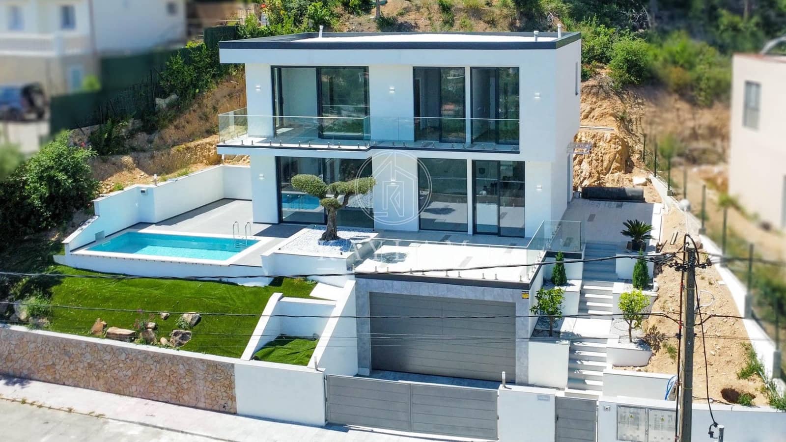 4 soveværelse Villa til salg i Lloret de Mar med swimmingpool garage - € 777.000 (Ref: 9860106)