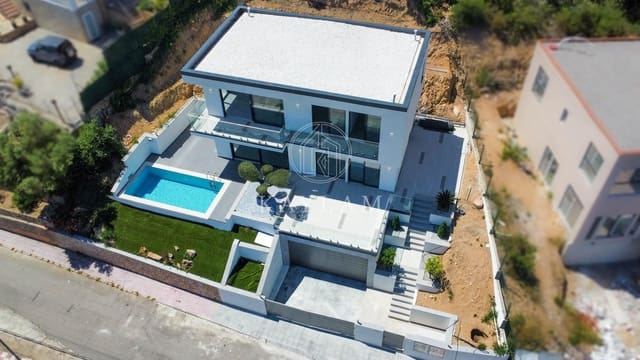 4 soveværelse Villa til salg i Serra Brava, Lloret de Mar med swimmingpool garage - € 777.000 (Ref: 9860106)