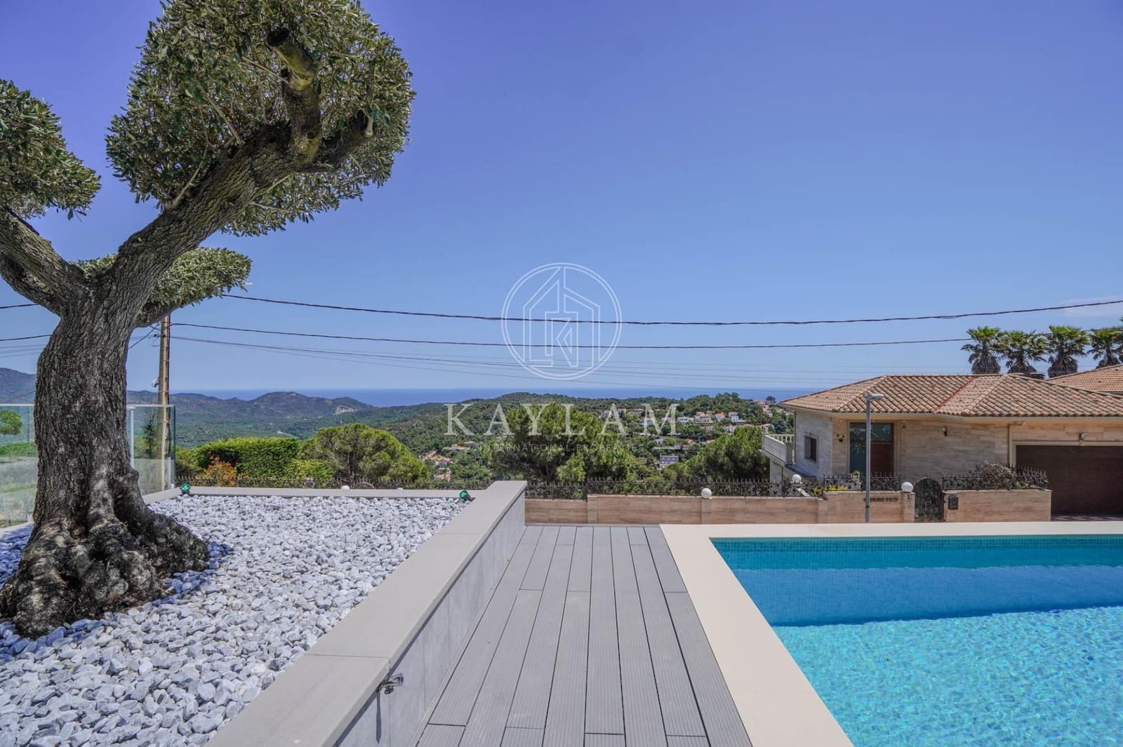 4 soveværelse Villa til salg i Lloret de Mar med swimmingpool garage - € 777.000 (Ref: 9860106)