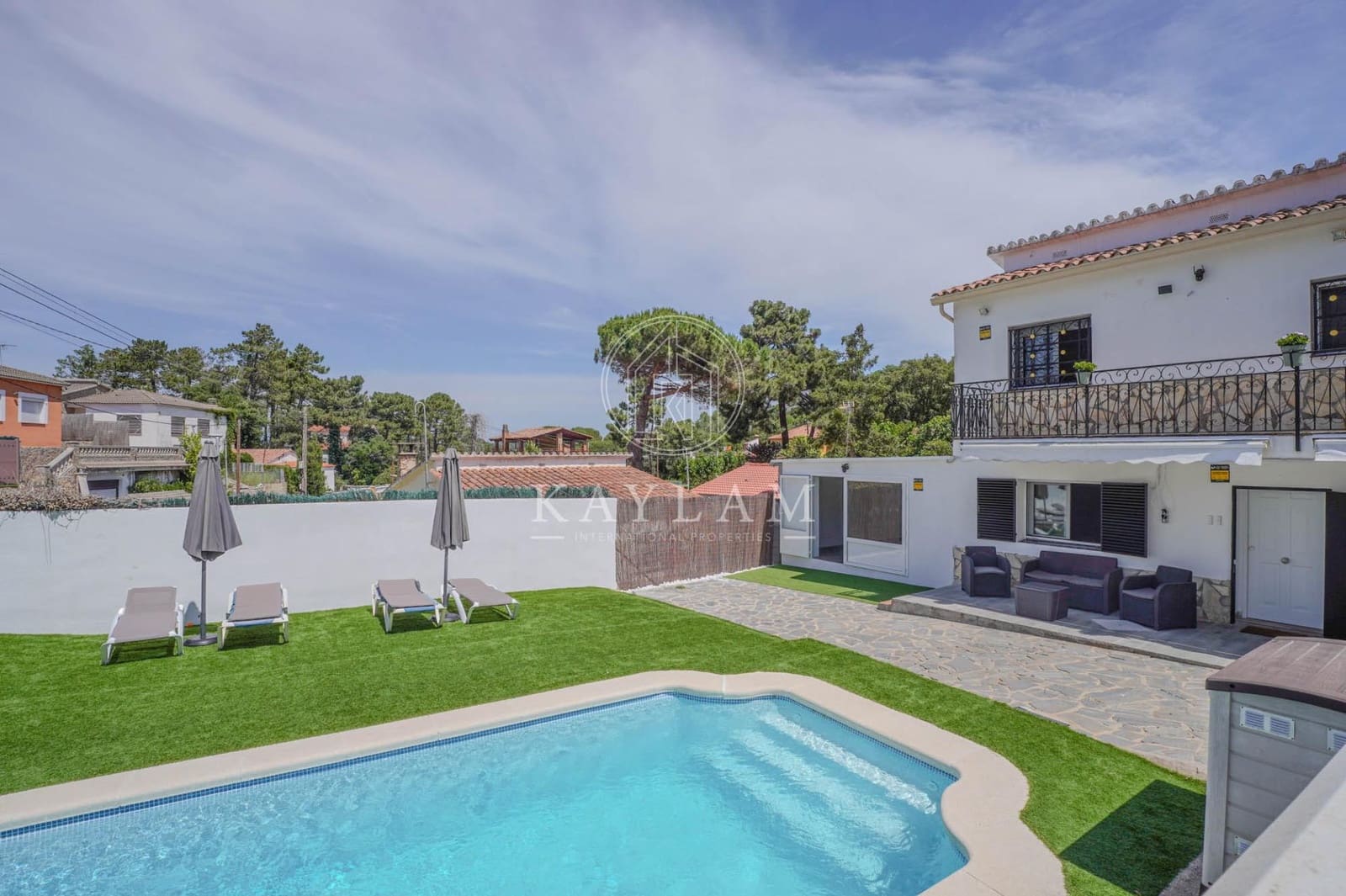 Chalet de 3 habitaciones en Lloret de Mar en venta con piscina - 310.000 € (Ref: 9893883)