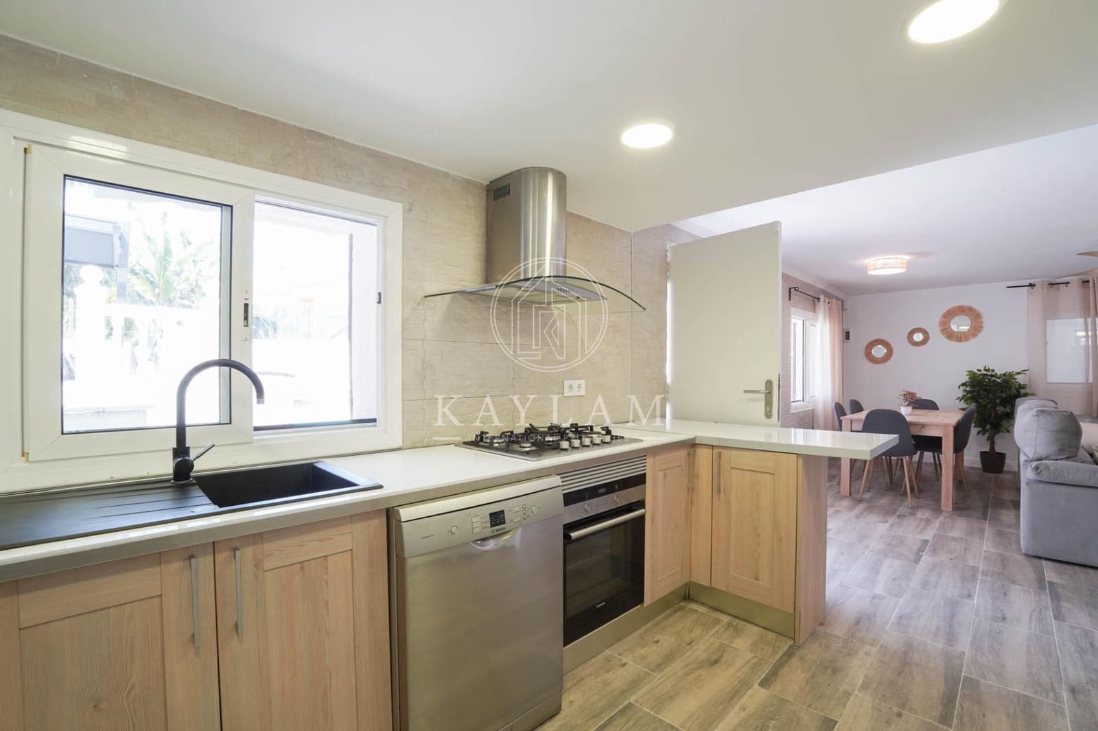 Chalet de 3 habitaciones en Lloret de Mar en venta con piscina - 310.000 € (Ref: 9893883)