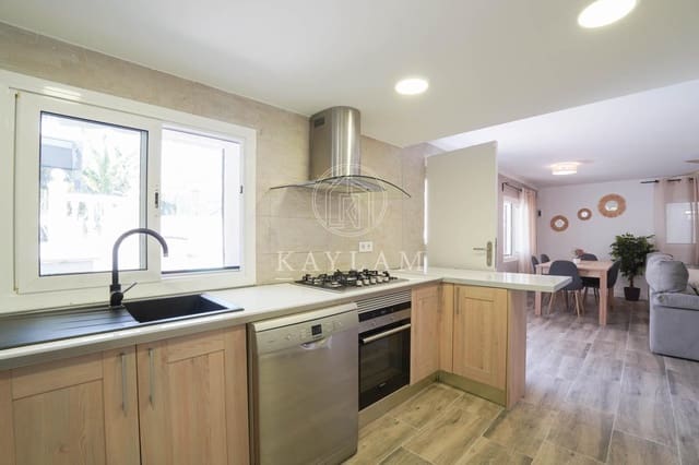 3 camera da letto Villa in vendita in Lloret de Mar con piscina - 310.000 € (Rif: 9893883)