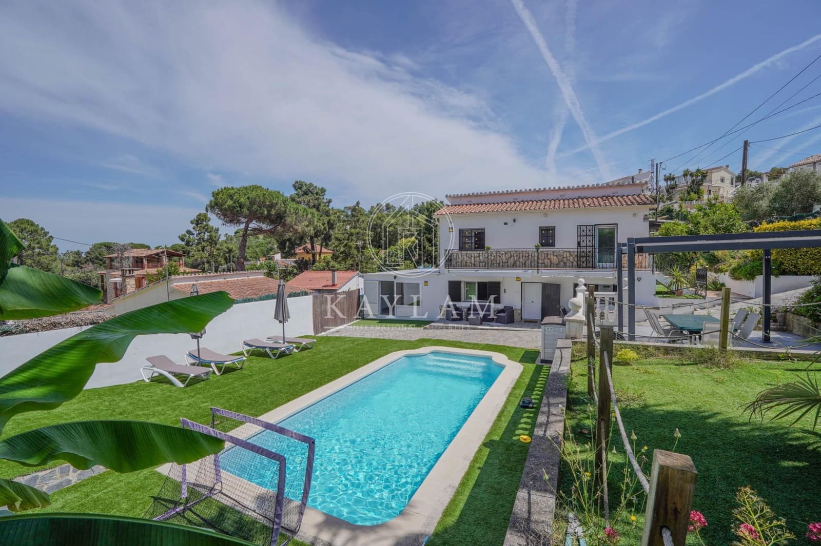 Chalet de 3 habitaciones en Lloret de Mar en venta con piscina - 310.000 € (Ref: 9893883)