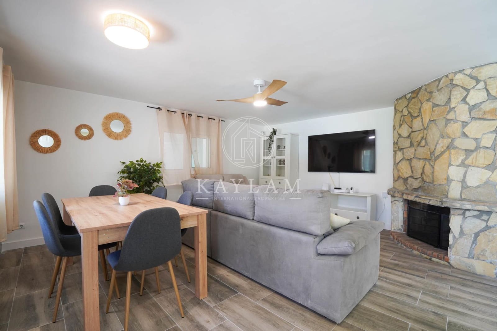 Chalet de 3 habitaciones en Lloret de Mar en venta con piscina - 310.000 € (Ref: 9893883)