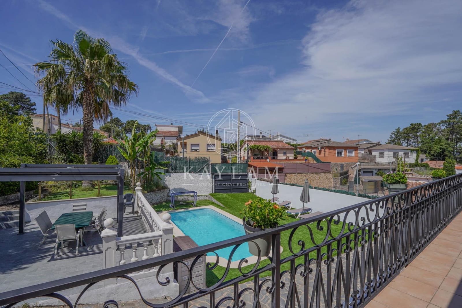 Chalet de 3 habitaciones en Lloret de Mar en venta con piscina - 310.000 € (Ref: 9893883)