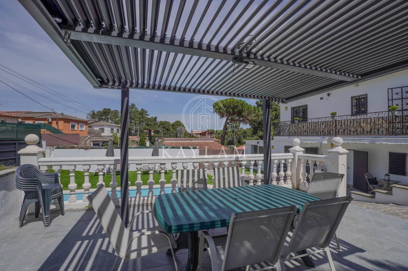 Chalet de 3 habitaciones en Lloret de Mar en venta con piscina - 310.000 € (Ref: 9893883)