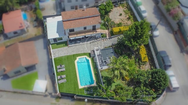 3 camera da letto Villa in vendita in Lloret de Mar con piscina - 310.000 € (Rif: 9893883)