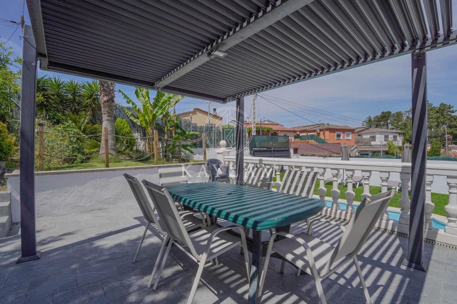 Chalet de 3 habitaciones en Lloret de Mar en venta con piscina - 310.000 € (Ref: 9893883)