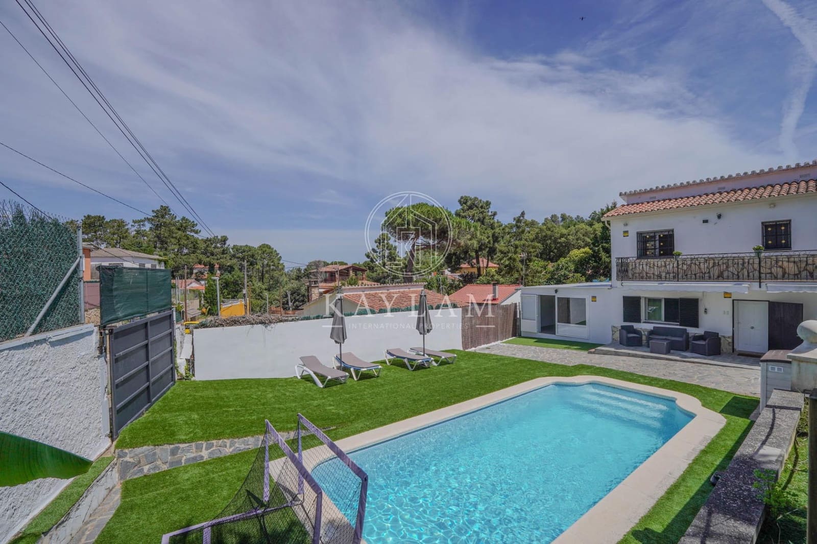 Chalet de 3 habitaciones en Lloret de Mar en venta con piscina - 310.000 € (Ref: 9893883)