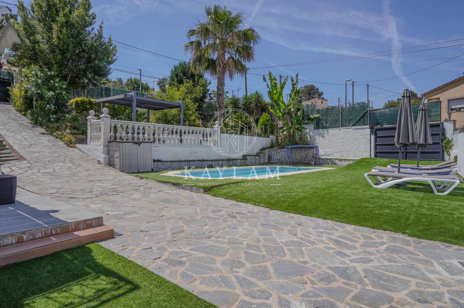 Chalet de 3 habitaciones en Lloret de Mar en venta con piscina - 310.000 € (Ref: 9893883)