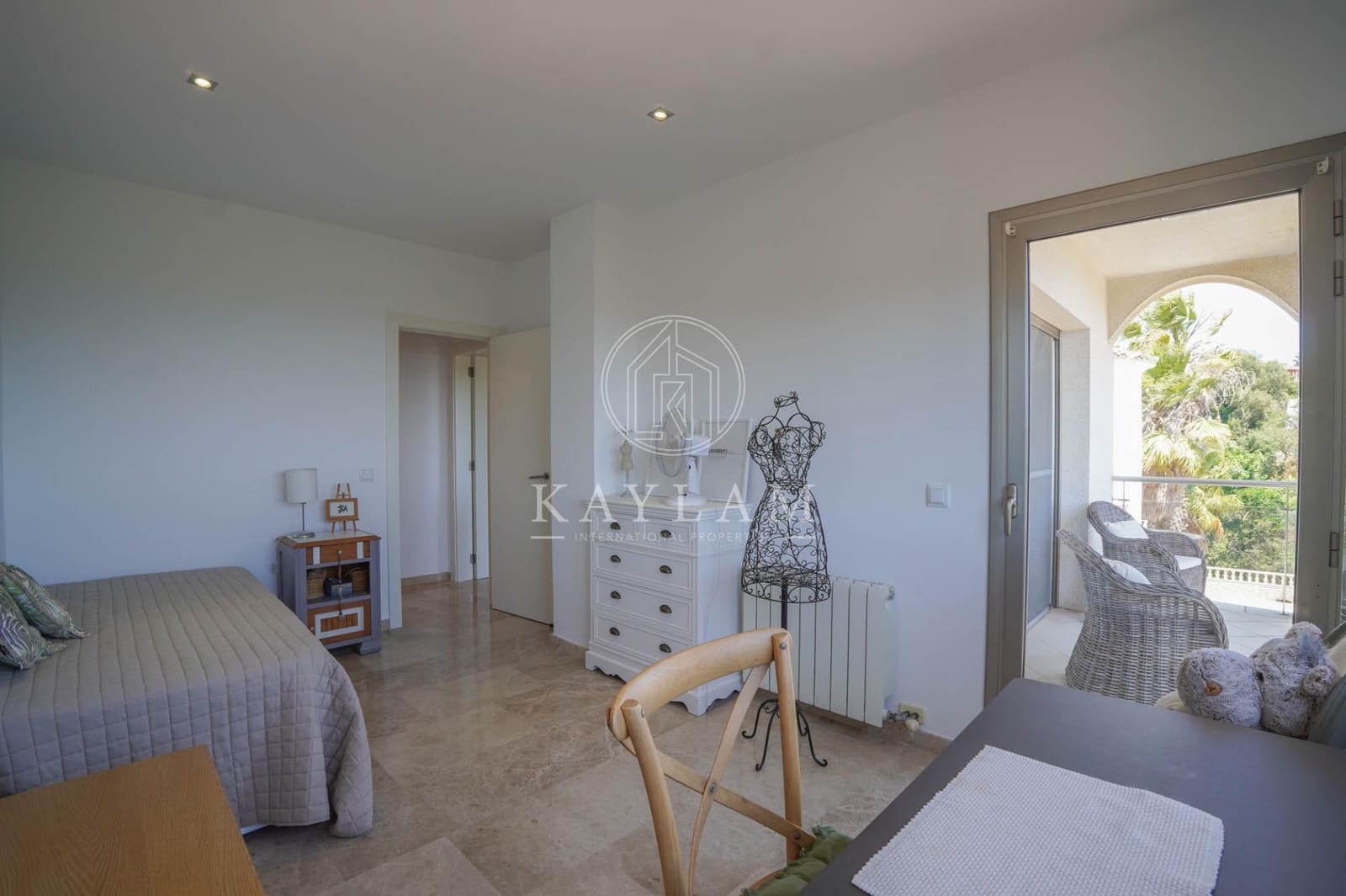 4 soveværelse Villa til salg i Lloret de Mar med swimmingpool garage - € 650.000 (Ref: 9899191)