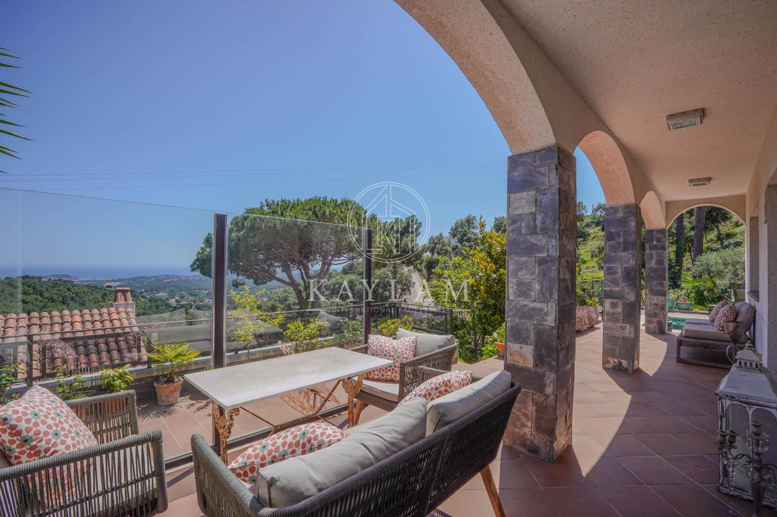4 soveværelse Villa til salg i Lloret de Mar med swimmingpool garage - € 650.000 (Ref: 9899191)