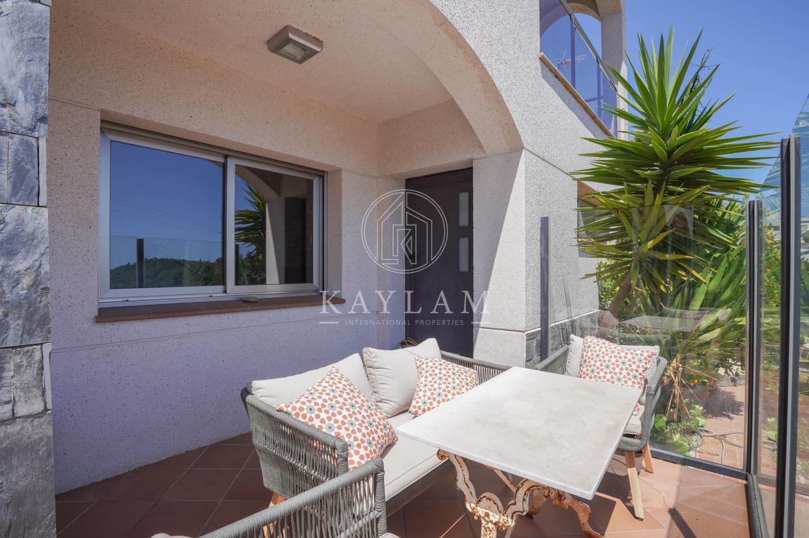 4 soveværelse Villa til salg i Lloret de Mar med swimmingpool garage - € 650.000 (Ref: 9899191)