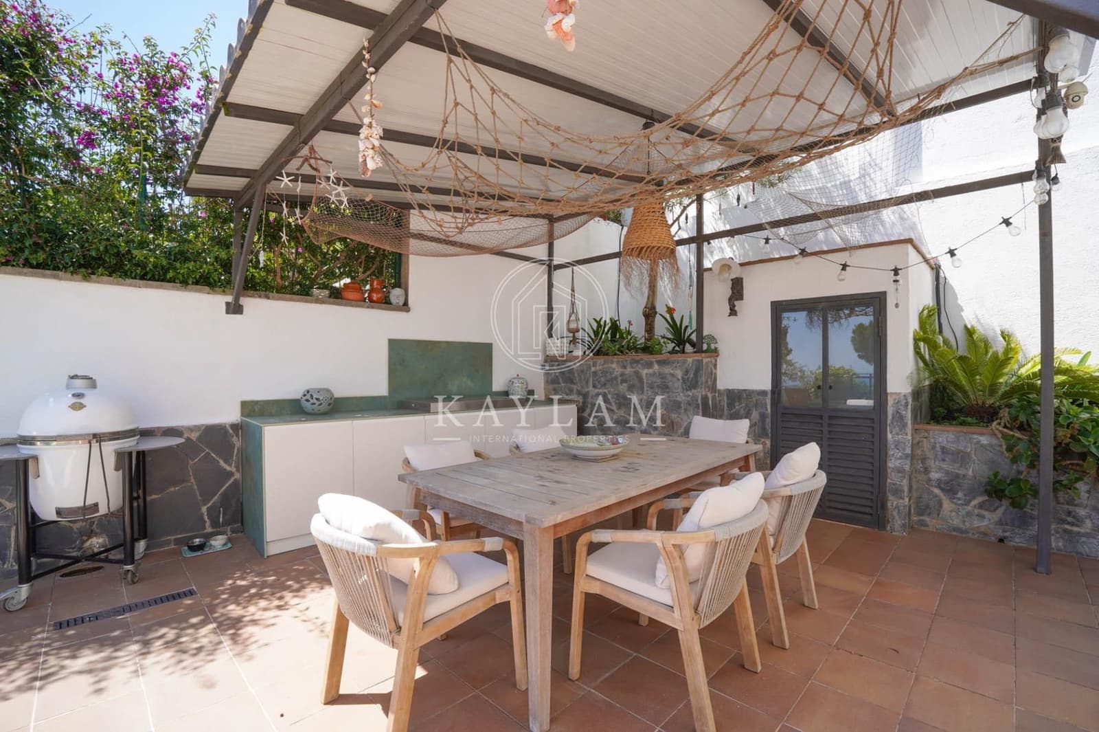 4 soveværelse Villa til salg i Lloret de Mar med swimmingpool garage - € 650.000 (Ref: 9899191)