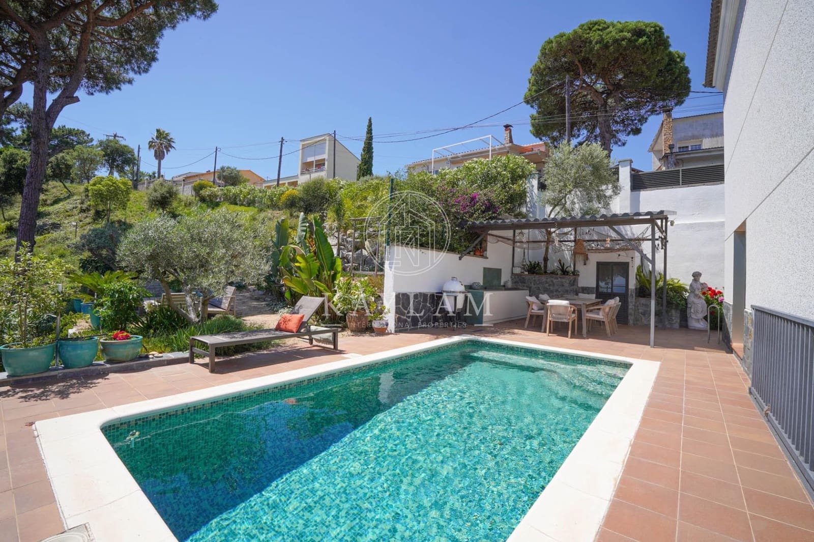 4 bedroom Villa for sale in Lloret de Mar with pool garage - € 650,000 (Ref: 9899191)