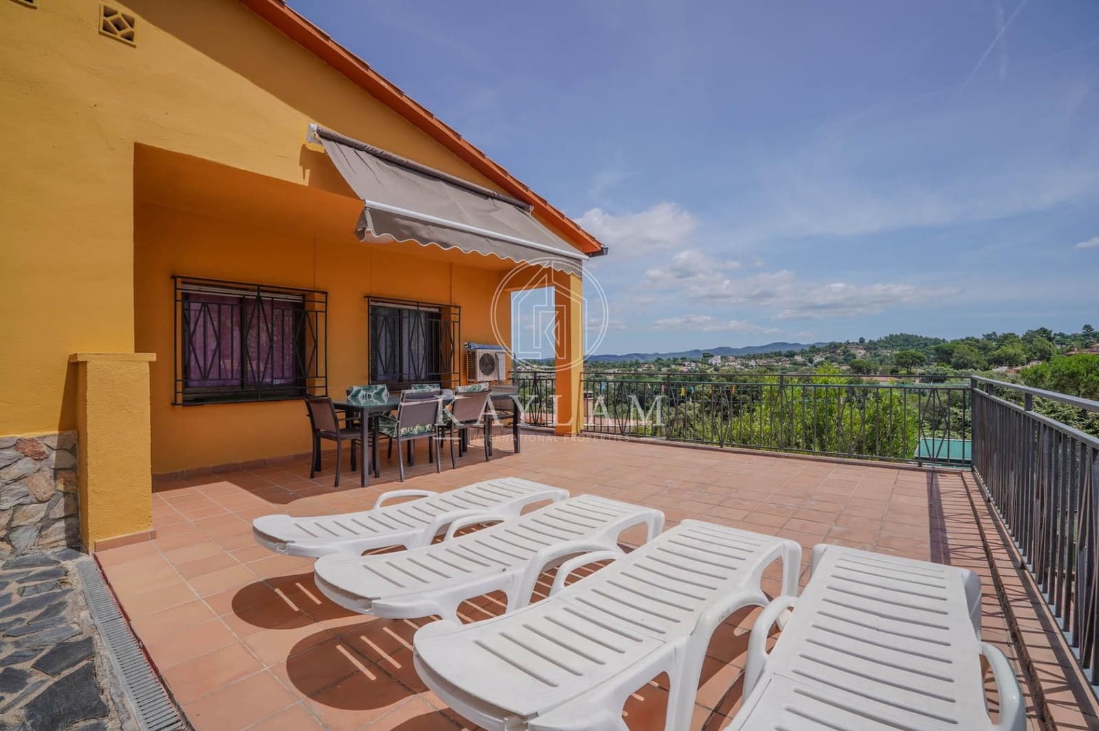 4 Zimmer Villa zu verkaufen in Macanet de la Selva mit Pool - 265.000 € (Ref: 9908045)
