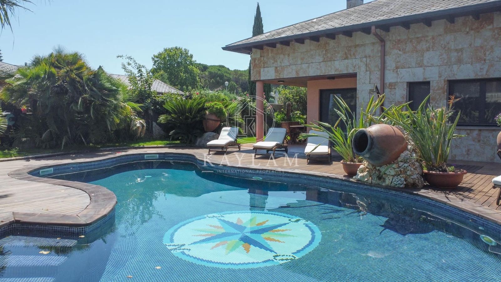 6 bedroom Villa for sale in Vidreres with pool garage - € 1,500,000 (Ref: 9934211)