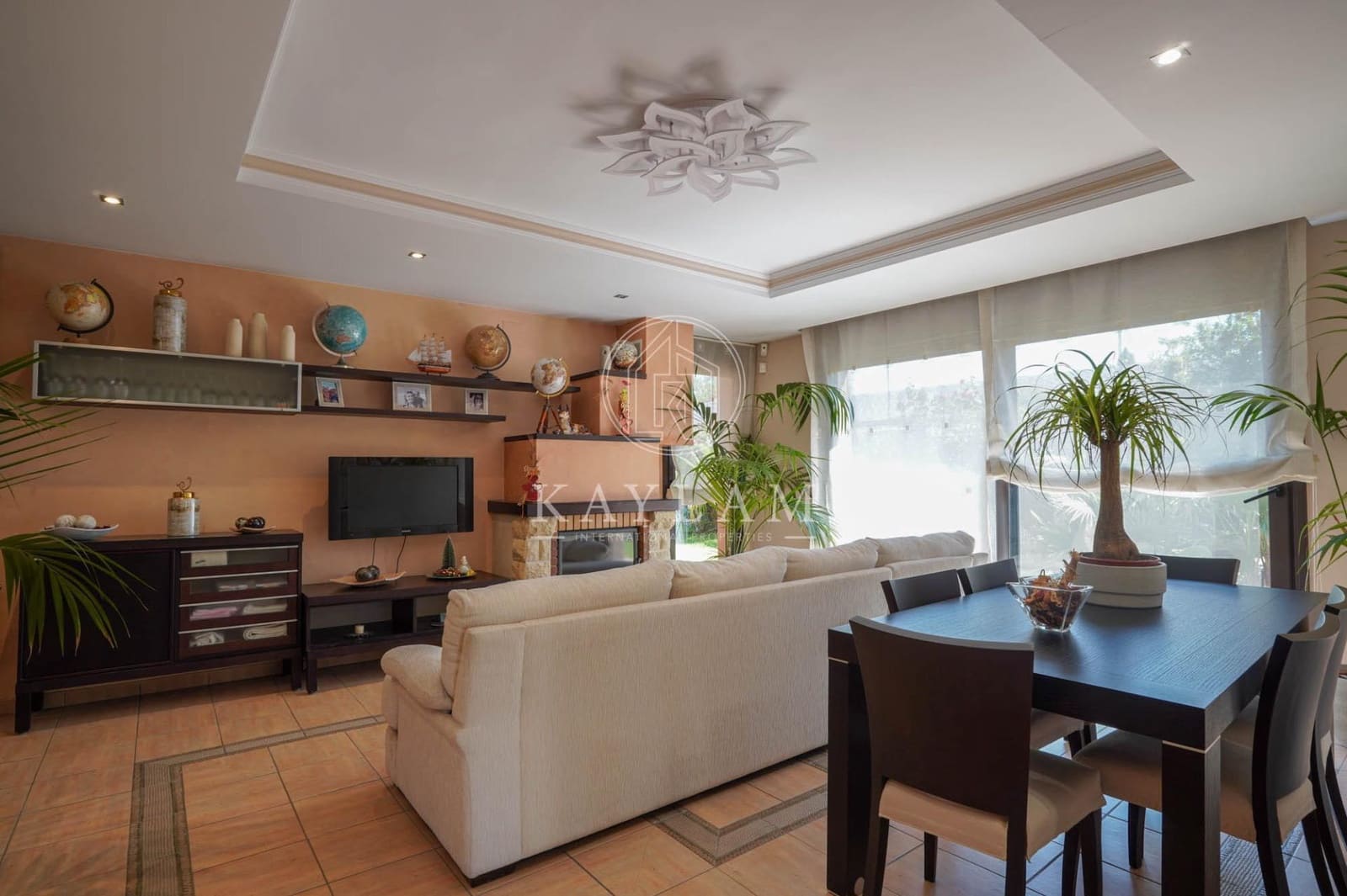 6 bedroom Villa for sale in Vidreres with pool garage - € 1,500,000 (Ref: 9934211)
