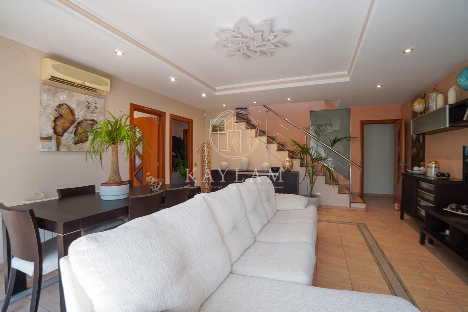 6 bedroom Villa for sale in Vidreres with pool garage - € 1,500,000 (Ref: 9934211)