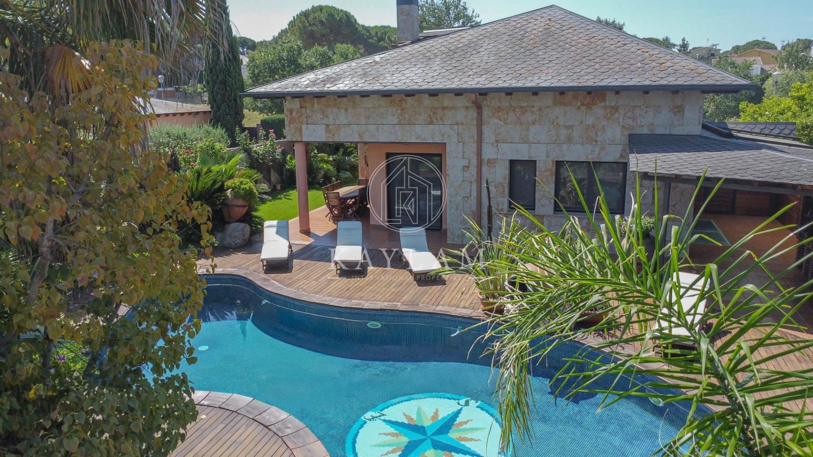 6 bedroom Villa for sale in Vidreres with pool garage - € 1,500,000 (Ref: 9934211)
