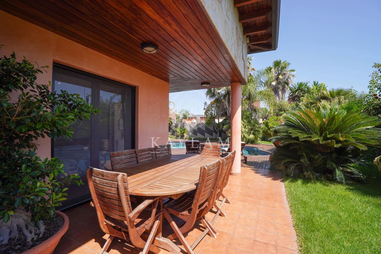 6 bedroom Villa for sale in Vidreres with pool garage - € 1,500,000 (Ref: 9934211)