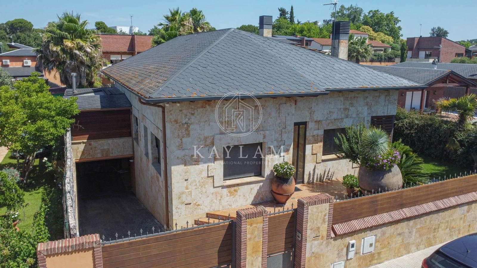 6 bedroom Villa for sale in Vidreres with pool garage - € 1,500,000 (Ref: 9934211)