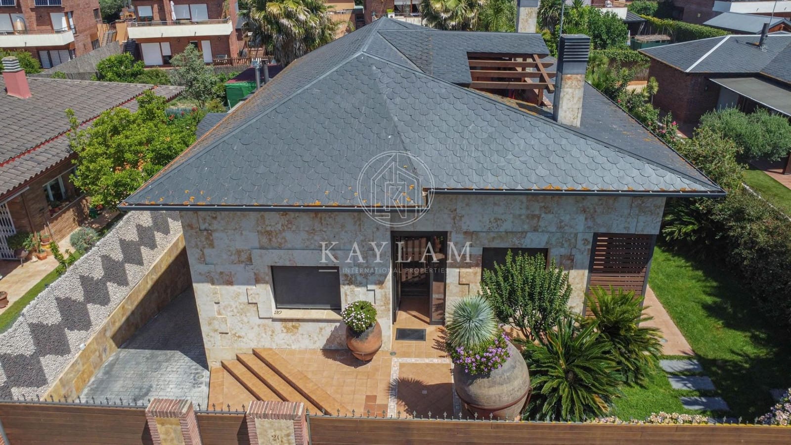 6 bedroom Villa for sale in Vidreres with pool garage - € 1,500,000 (Ref: 9934211)