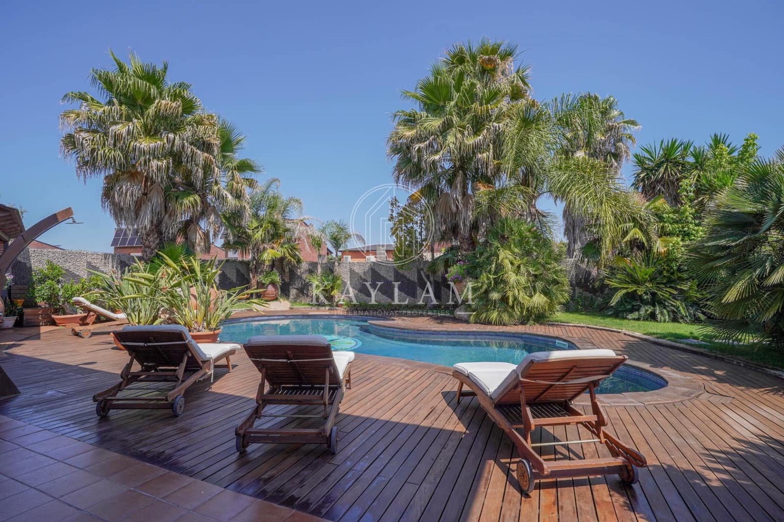 6 bedroom Villa for sale in Vidreres with pool garage - € 1,500,000 (Ref: 9934211)
