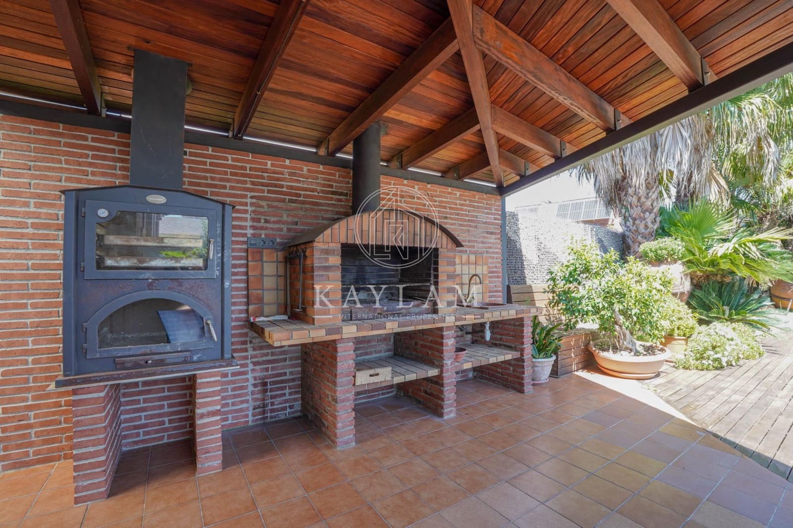 6 bedroom Villa for sale in Vidreres with pool garage - € 1,500,000 (Ref: 9934211)