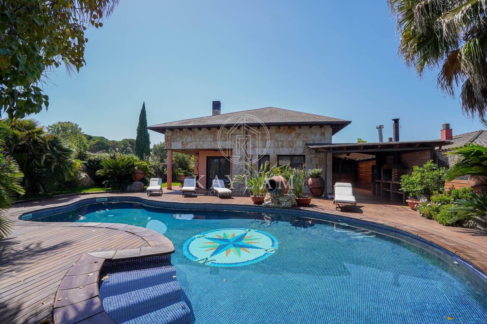 Chalet de 6 habitaciones en Vidreres en venta con piscina garaje - 995.000 € (Ref: 9934211)