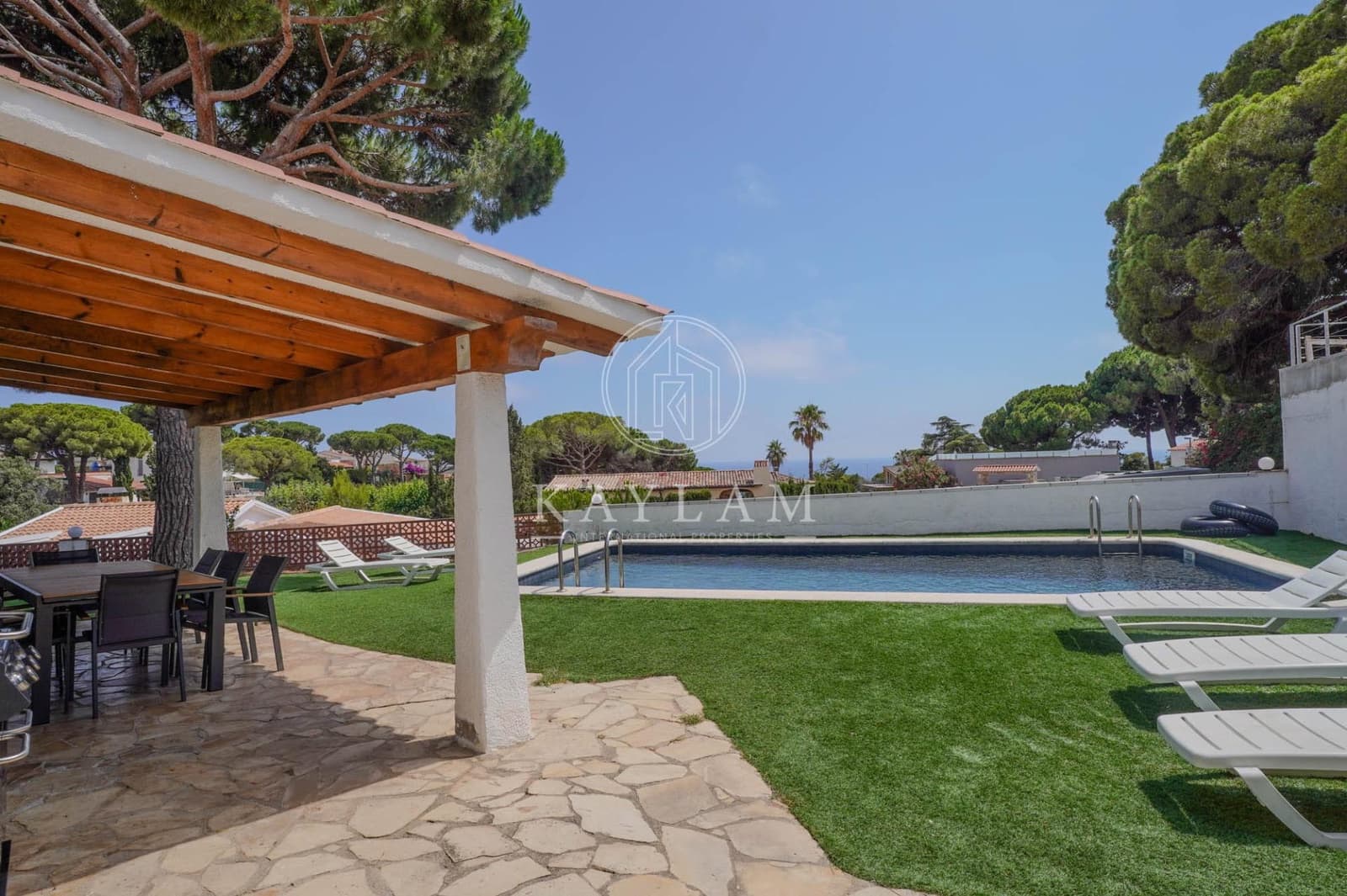 4 bedroom Villa for sale in Lloret de Mar with pool garage - € 590,000 (Ref: 9934212)