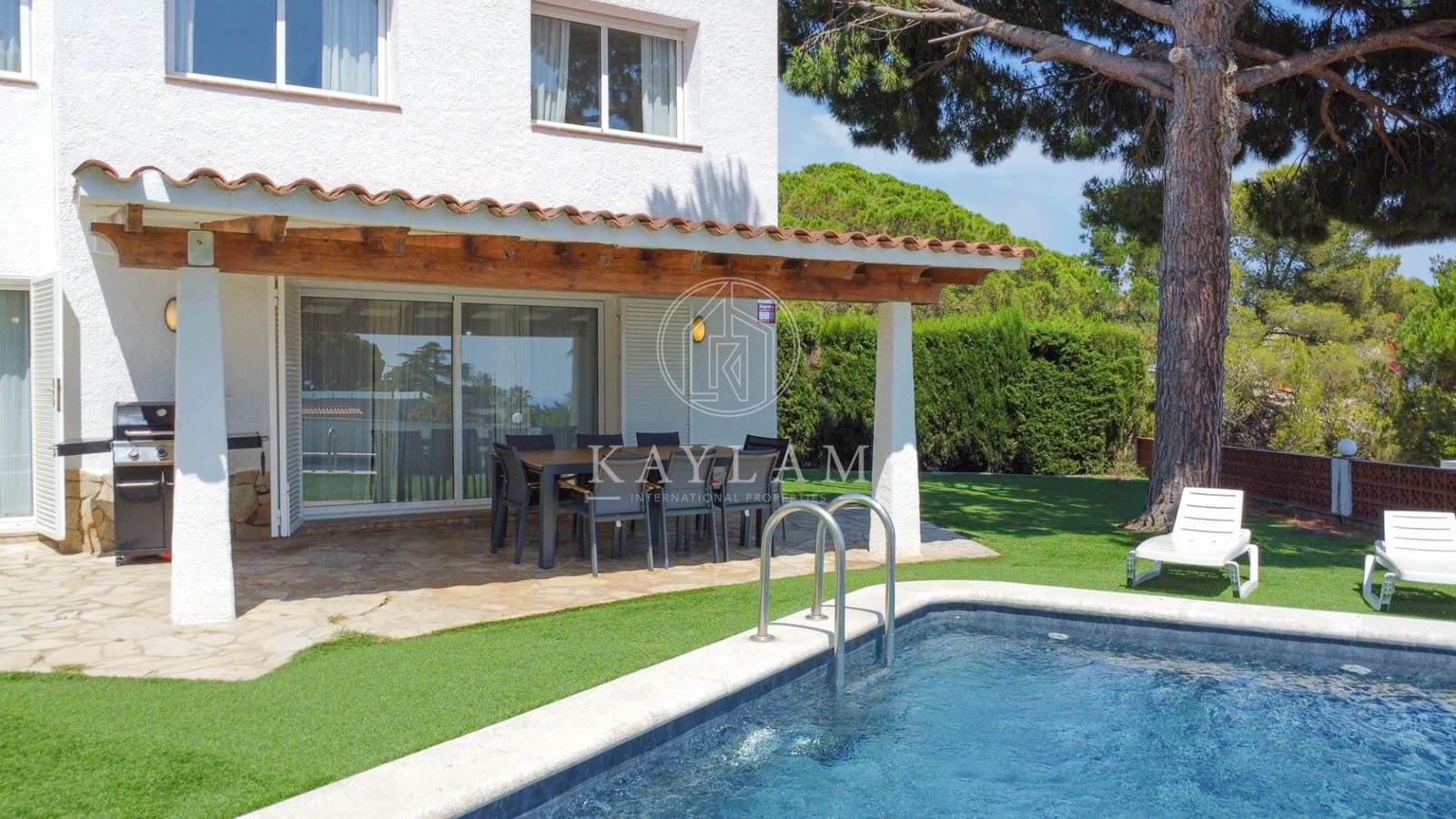 4 bedroom Villa for sale in Lloret de Mar with pool garage - € 590,000 (Ref: 9934212)