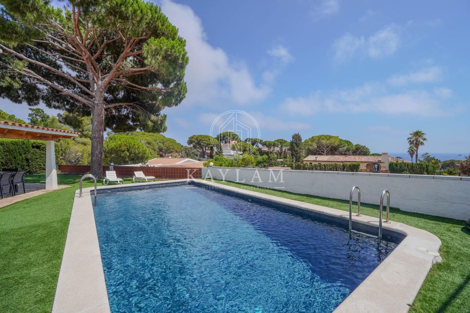 4 bedroom Villa for sale in Lloret de Mar with pool garage - € 590,000 (Ref: 9934212)