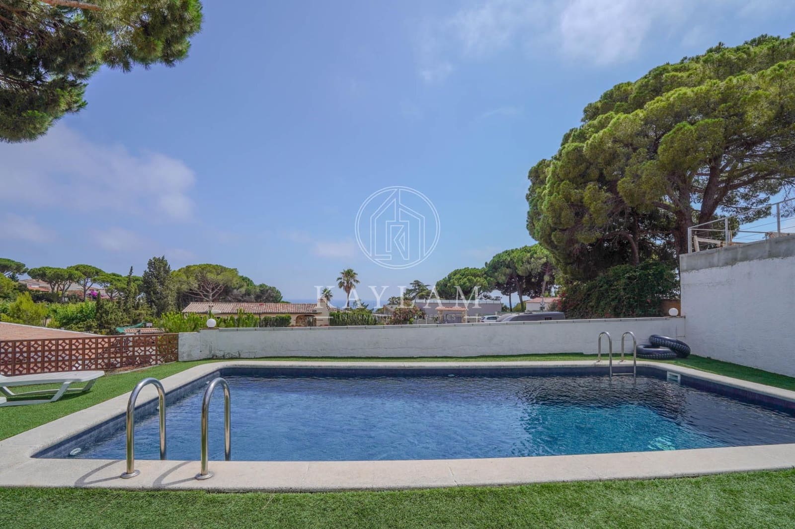4 bedroom Villa for sale in Lloret de Mar with pool garage - € 590,000 (Ref: 9934212)